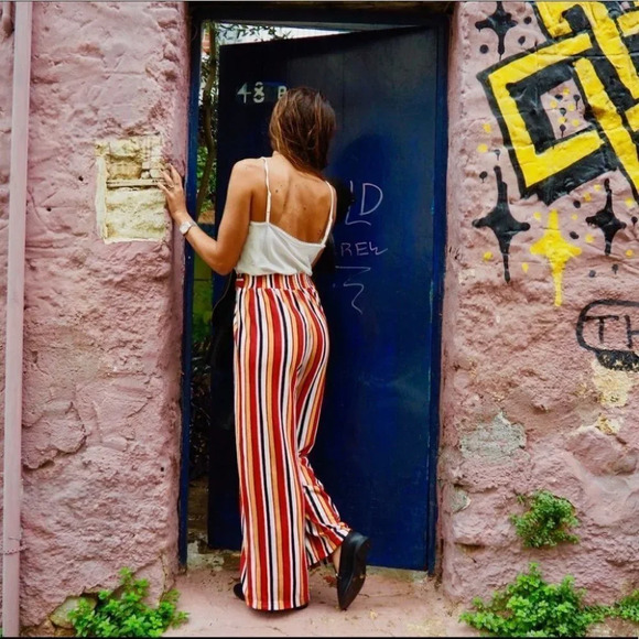 Vintage - NWT White Satin Lace Trimmed 80's Bodysuit - Picture 3 of 10
